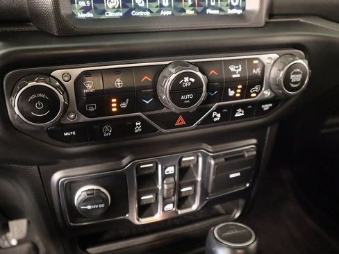 Used 2020 Jeep Gladiator Overland image 8