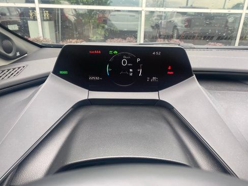 Used 2024 Toyota Prius Prime Premium FWD image 3