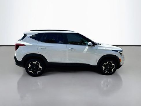 Used 2024 Kia Seltos EX AWD/4WD image 5