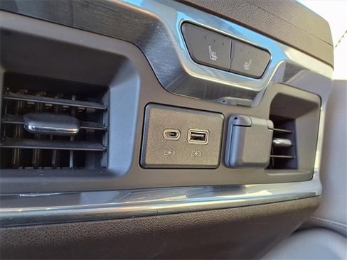 Used 2019 GMC Sierra 1500 SLT image 34