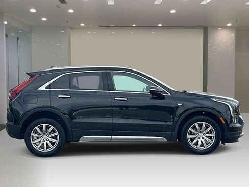 Used 2023 Cadillac XT4 Premium Luxury w/ Cold Weather Package AWD/4WD image 5