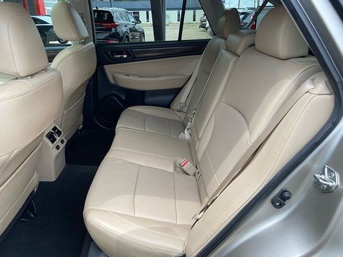 Used 2015 Subaru Outback 3.6R Limited AWD/4WD image 19