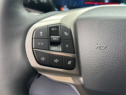 New 2025 Ford Explorer Active image 25