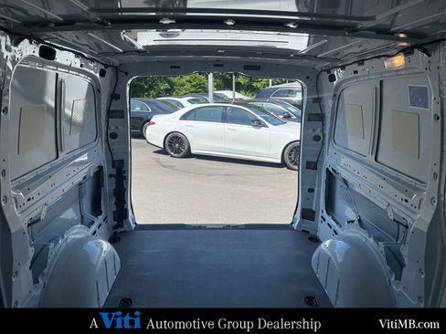 Used 2023 Mercedes-Benz Metris image 21