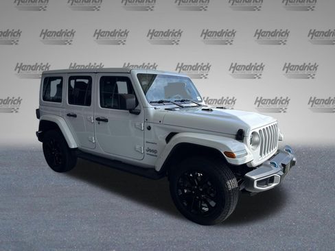 Used 2022 Jeep Wrangler Unlimited Sahara w/ Cold Weather Group AWD/4WD image 2