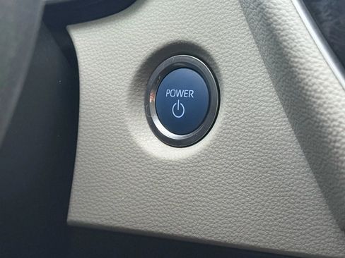 Used 2020 Toyota Corolla LE image 34