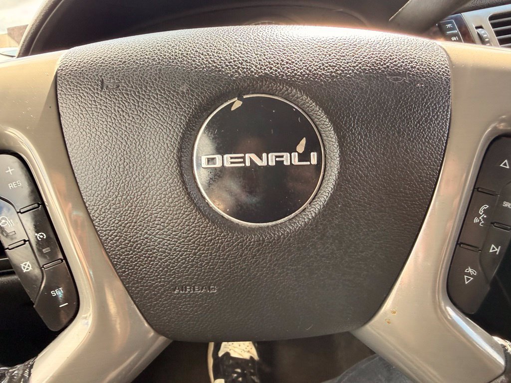 Used 2011 GMC Yukon XL Denali AWD/4WD image 37
