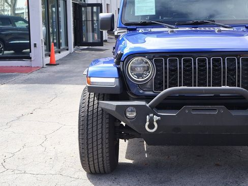 Used 2019 Jeep Wrangler Unlimited Sahara AWD/4WD image 10