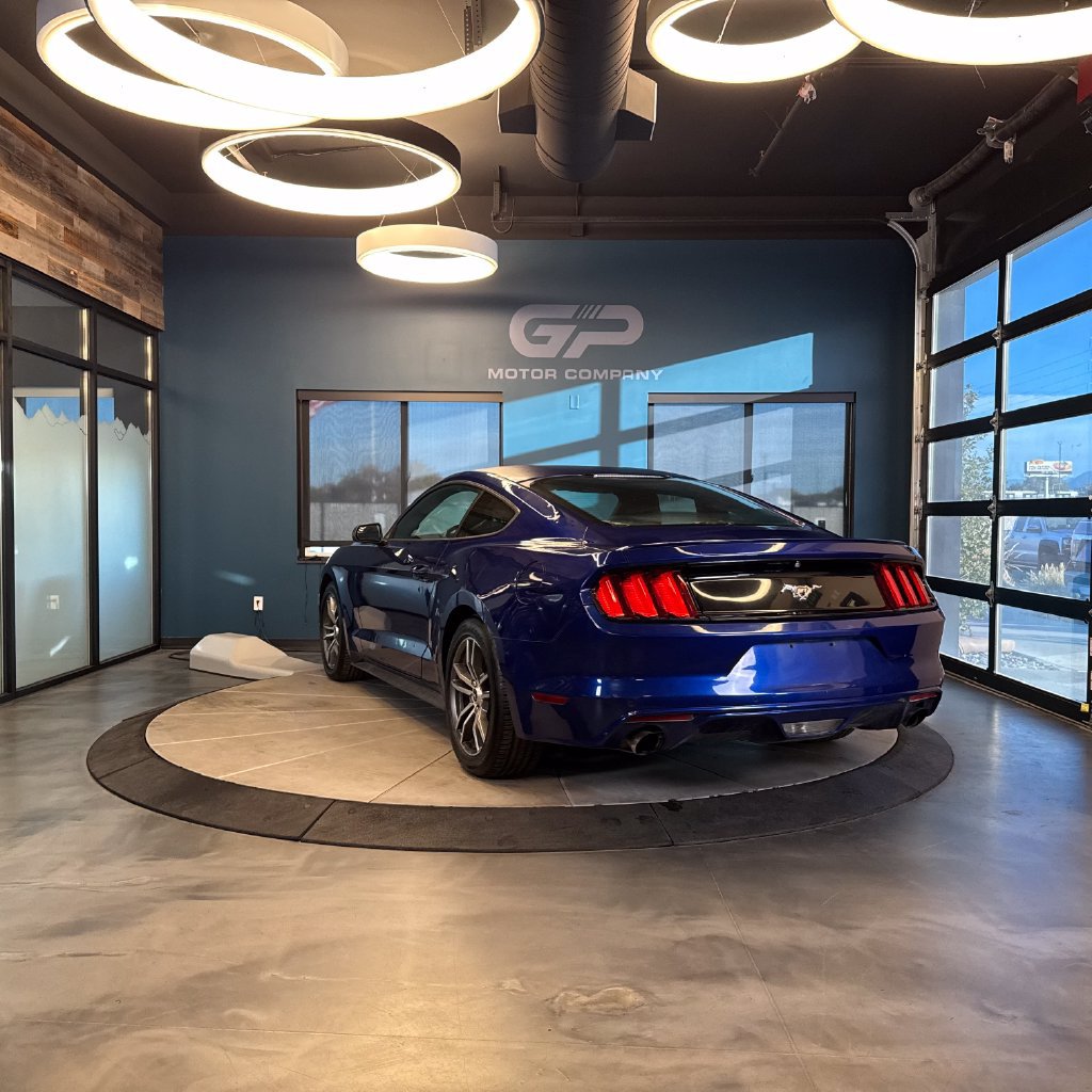 Used 2016 Ford Mustang Coupe RWD image 5