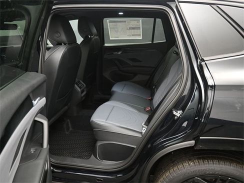 New 2026 Volkswagen Tiguan SE R-Line image 11