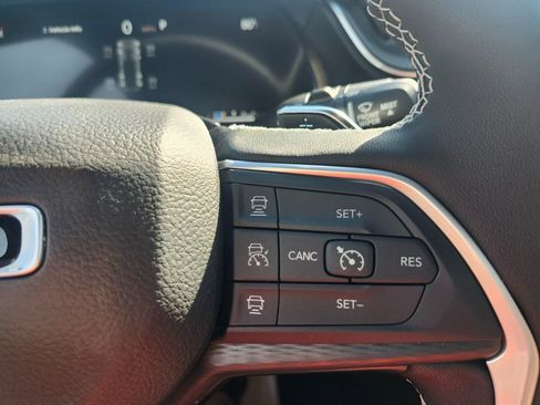 New 2025 Jeep Grand Cherokee Laredo X image 18