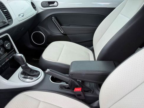 Used 2019 Volkswagen Beetle 2.0T S FWD image 30