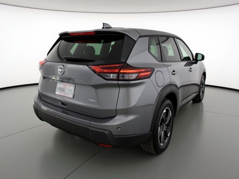 Used 2025 Nissan Rogue SV image 9