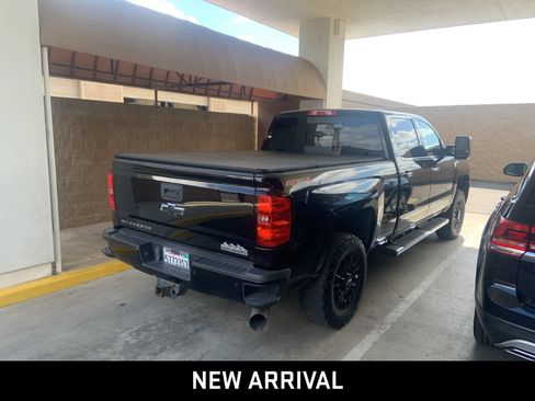 Used 2015 Chevrolet Silverado 2500 High Country w/ Duramax Plus Package AWD/4WD image 4