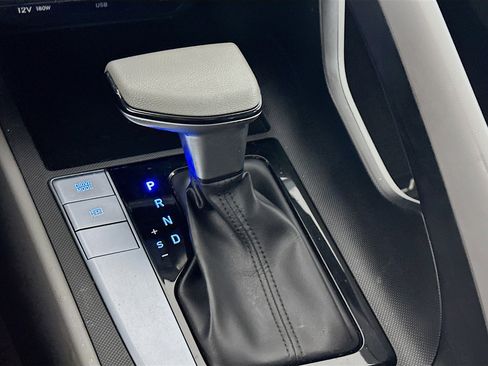 Used 2024 Hyundai Elantra SEL image 24