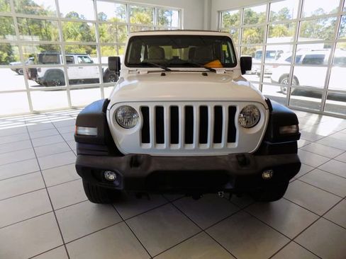 Used 2018 Jeep Wrangler Unlimited Sport S AWD/4WD image 2