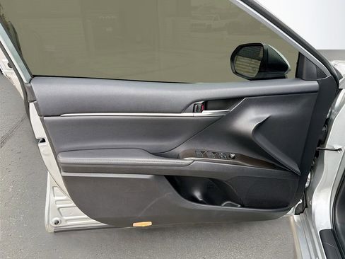 Used 2023 Toyota Camry XSE image 22