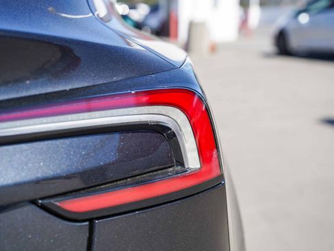 Used 2025 Tesla Model 3 Long Range image 12