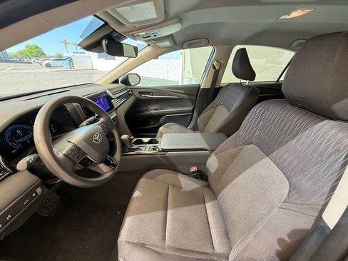 Used 2025 Toyota Camry LE w/ Convenience Package FWD image 31
