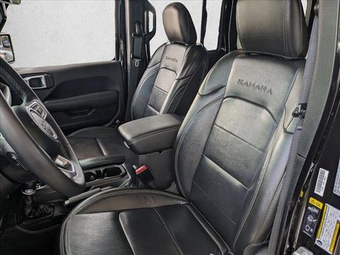 Used 2023 Jeep Wrangler Unlimited Sahara AWD/4WD image 16