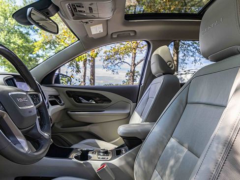 Used 2020 GMC Terrain Denali image 8