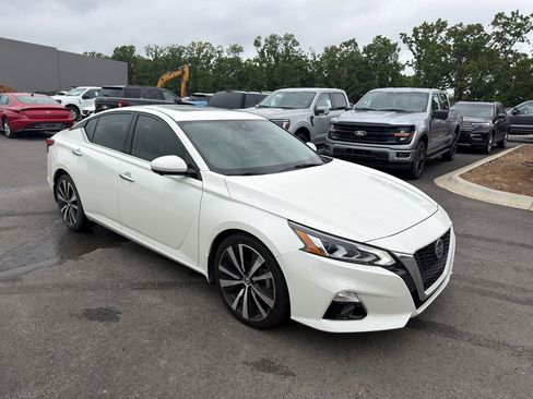 Used 2020 Nissan Altima 2.5 Platinum FWD image 4
