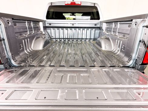 Used 2022 Chevrolet Colorado LT RWD image 34