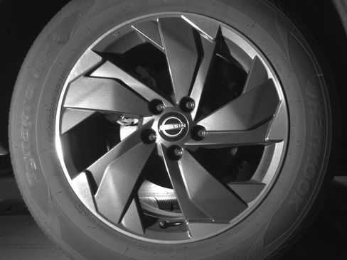 Used 2025 Nissan Rogue SV image 15