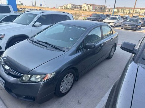 Used 2011 Honda Civic DX-VP image 3