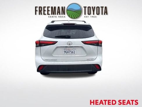 Used 2023 Toyota Highlander XLE AWD/4WD image 6
