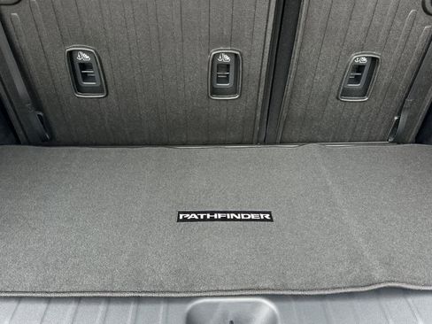 New 2026 Nissan Pathfinder Platinum FWD image 19
