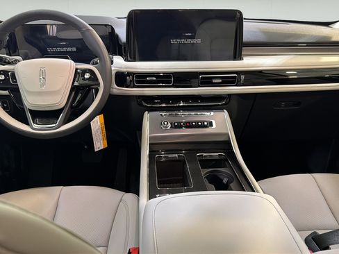 New 2026 Lincoln Aviator 2WD image 19