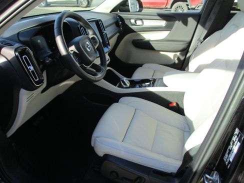 Certified 2023 Volvo XC40 B5 Plus w/ Driver Assist Package image 10