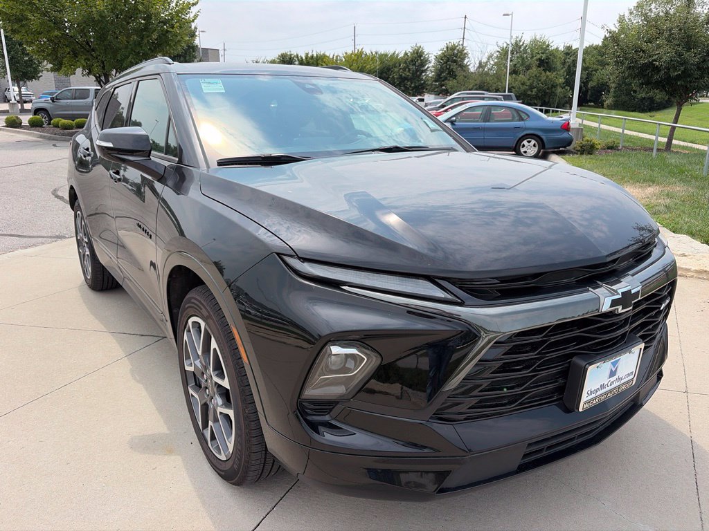 Used 2025 Chevrolet Blazer RS FWD image 2