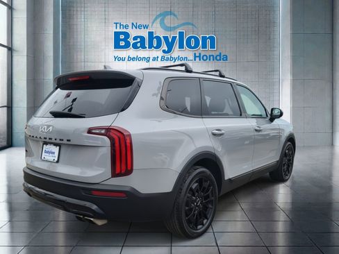 Used 2022 Kia Telluride EX w/ EX Premium Package image 5