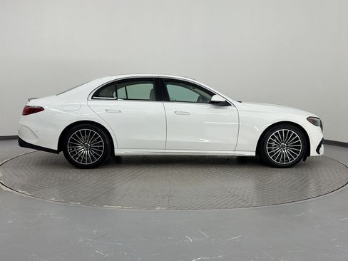 Used 2025 Mercedes-Benz E 350 4MATIC Sedan image 8
