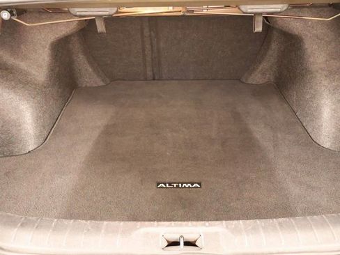 Used 2024 Nissan Altima 2.5 SV FWD image 25