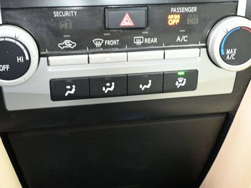 Used 2014 Toyota Camry LE FWD image 25