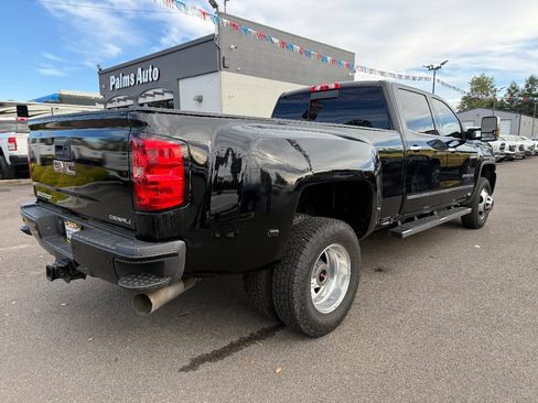 Used 2019 GMC Sierra 3500 Denali w/ Duramax Plus Package image 9