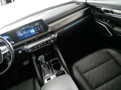 Used 2025 Kia Telluride SX X-Line AWD/4WD image 11