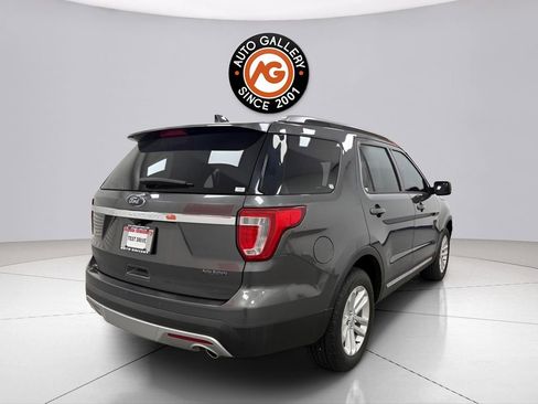 Used 2016 Ford Explorer XLT FWD image 7