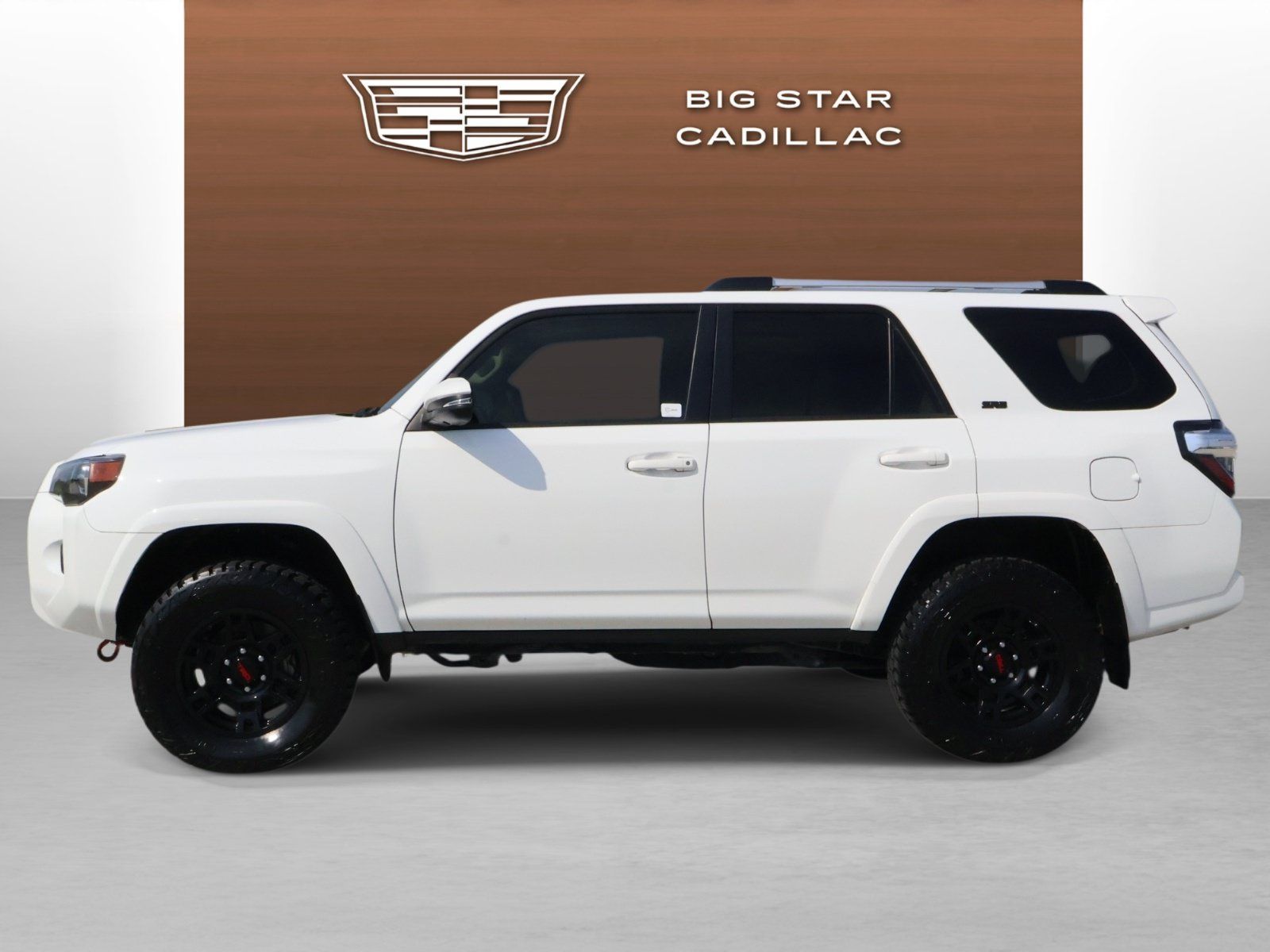 Used 2021 Toyota 4Runner SR5 Premium w/ Moonroof Package AWD/4WD image 2