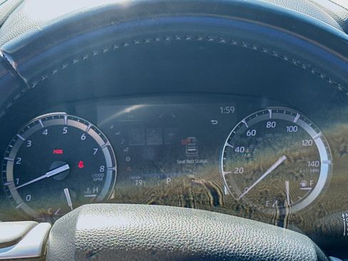 Used 2022 Toyota Highlander XLE image 11