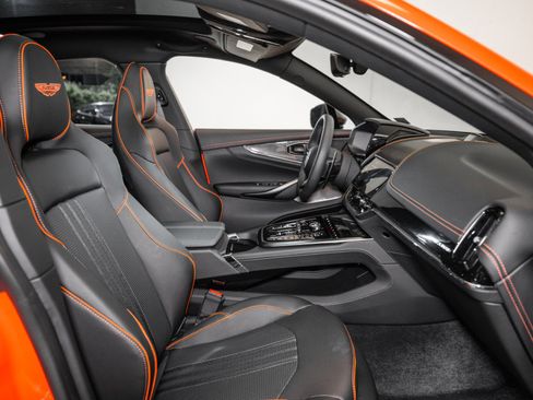 Used 2025 Aston Martin DBX 707 image 21
