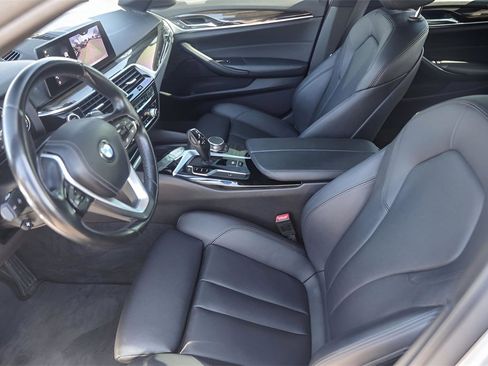Used 2019 BMW 530i w/ Convenience Package image 9