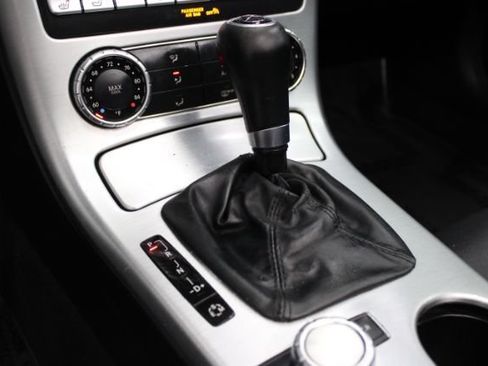 Used 2014 Mercedes-Benz SLK 250 image 15