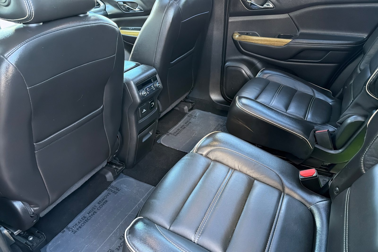 Used 2017 GMC Acadia Denali w/ Technology Package AWD/4WD image 9