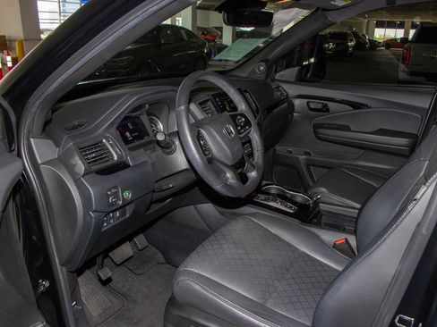 Used 2023 Honda Passport Elite image 12