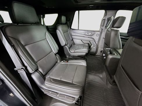 Used 2021 GMC Yukon Denali w/ Denali Premium Package image 30