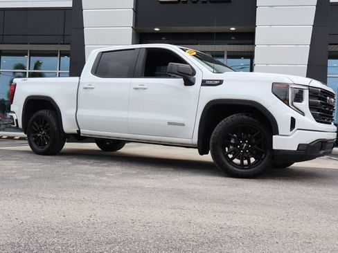 Used 2023 GMC Sierra 1500 Elevation w/ X31 Off-Road Package AWD/4WD image 2